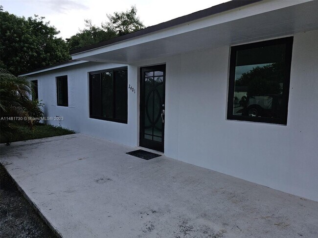 Foto del edificio - 2401 SW 45th Ave
