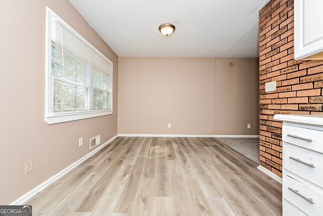 Building Photo - 10192 Port Royal Ct