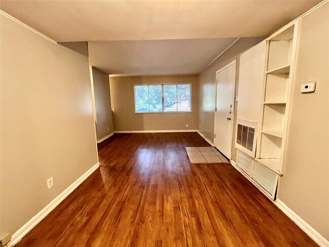 Foto del edificio - 3304 Red River St