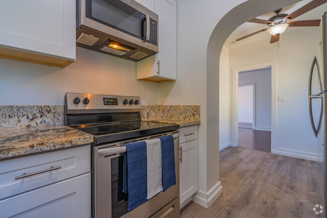 3BR, 1BA - 1200 SF - Kitchen - Almond Heights