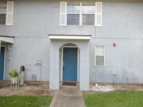Building Photo - 1810 Country Village Blvd