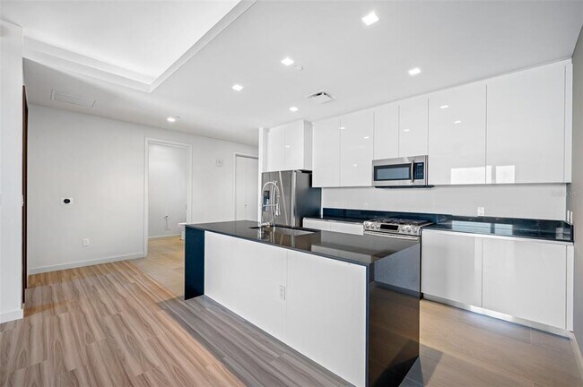 Building Photo - 5 N Osceola Ave