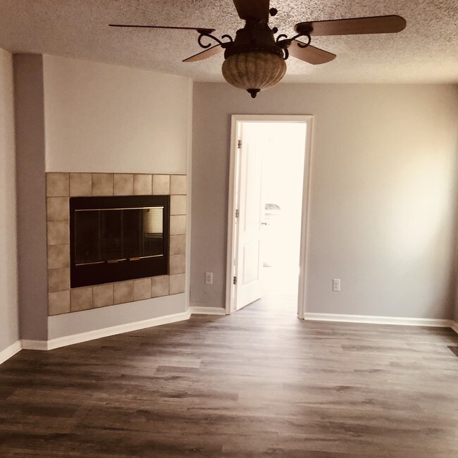 Building Photo - 3700 Gumwood Ct