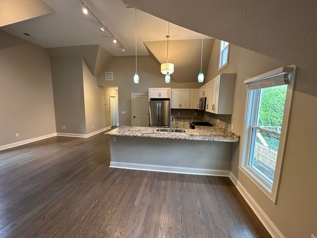 Building Photo - Port Washington Loft Duplex