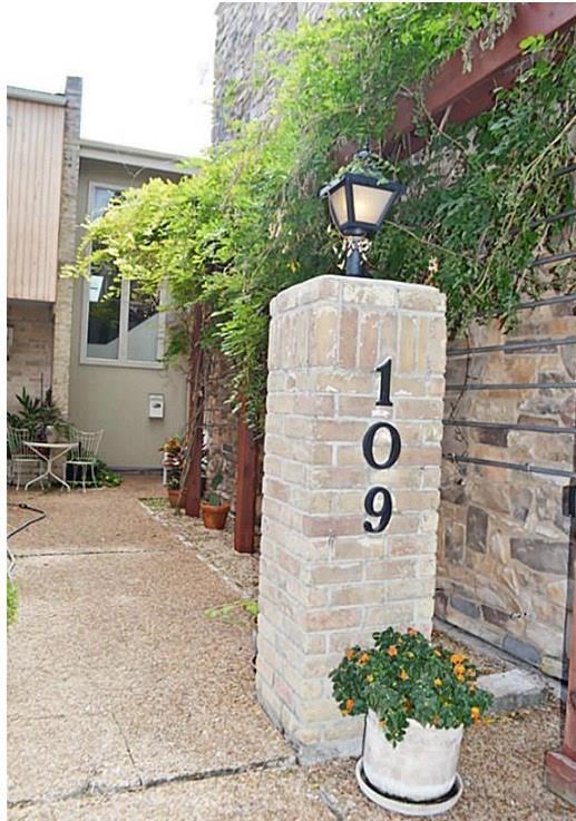 Building Photo - 109 Phanturn Ln