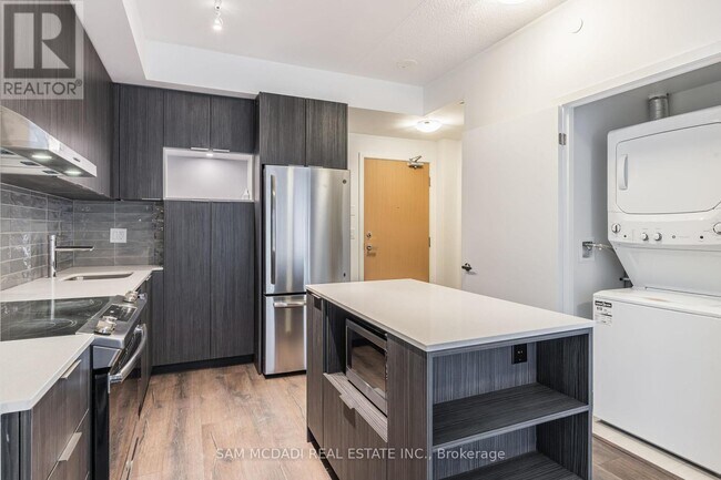 Photo du bâtiment - 2520 Eglinton Ave W