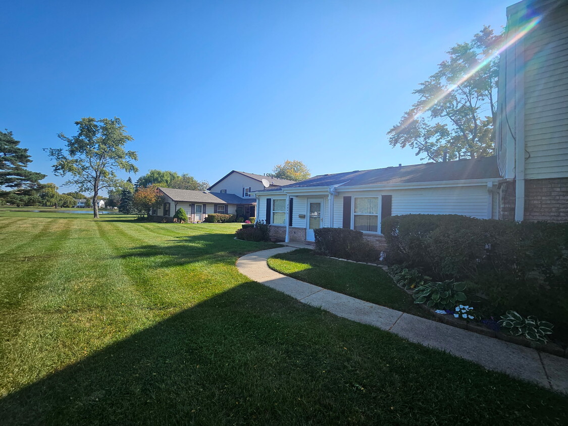 Building Photo - 784 Gloucester Dr