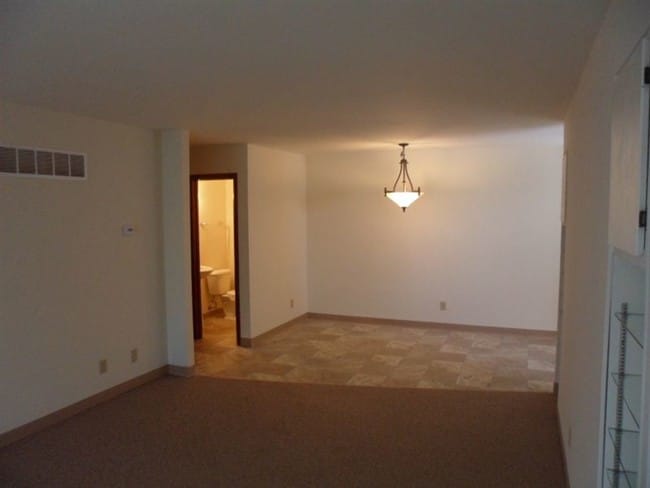 Building Photo - 1220 Talcott St