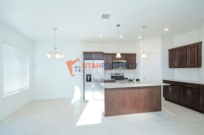 Building Photo - 731 Jadeite Ln