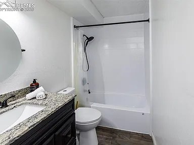 Foto del edificio - 411 Lakewood Cir