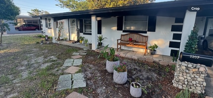 Building Photo - 2207 N Hastings St