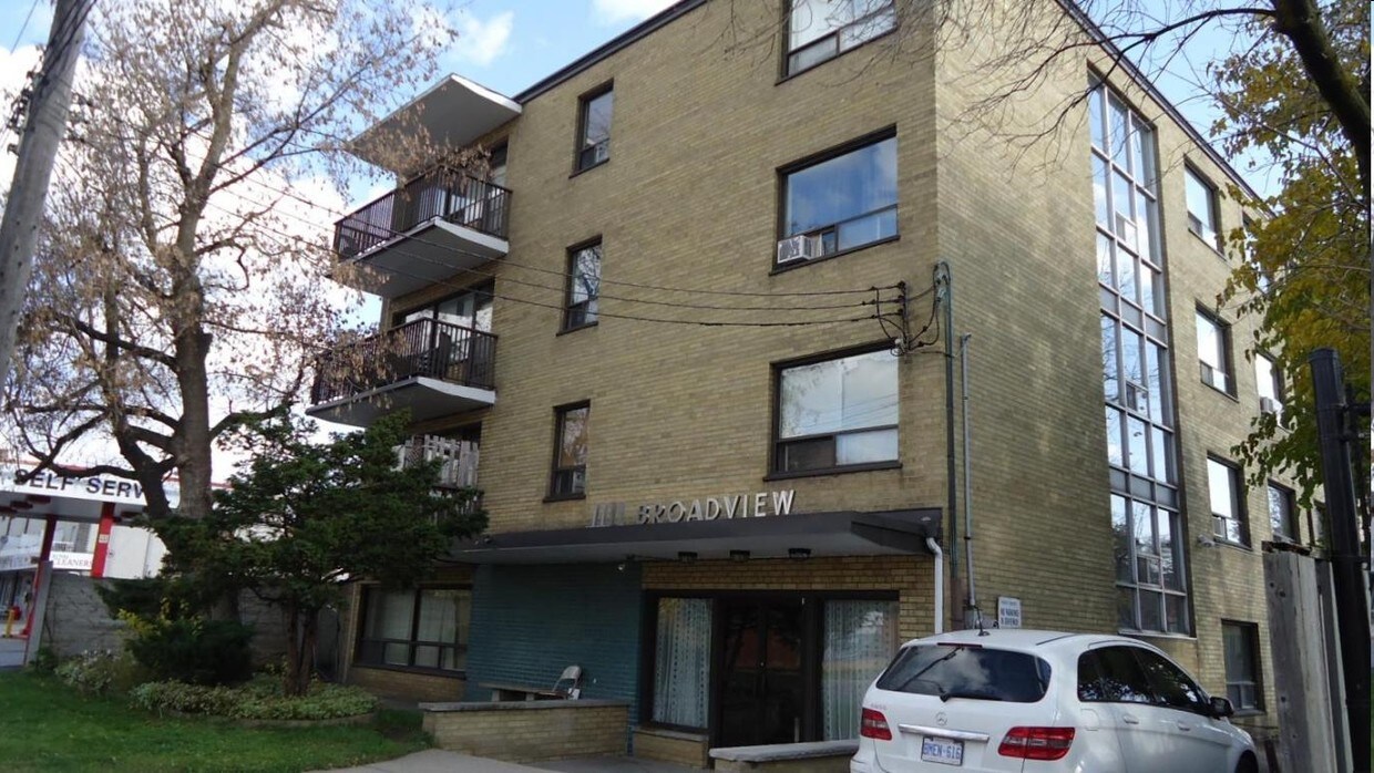 Photo du bâtiment - 1111 Broadview