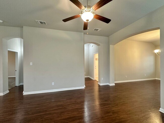 Foto del edificio - Viewable Now!  Small Dogs Accepted!