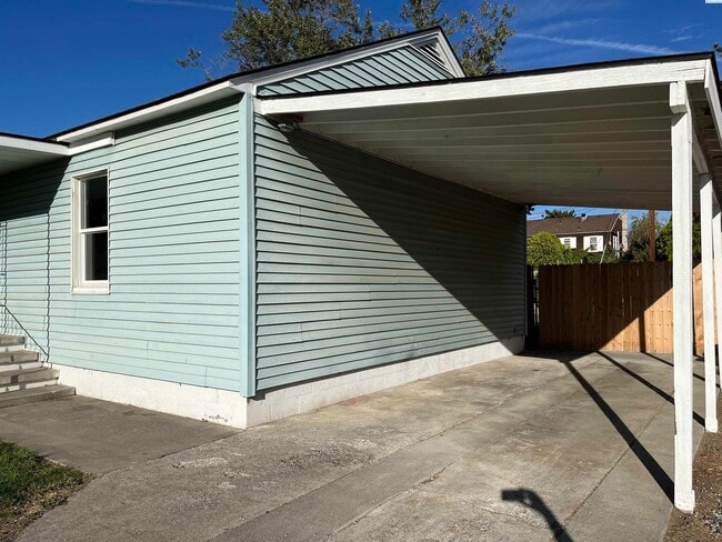 Building Photo - 222 Casey Ave