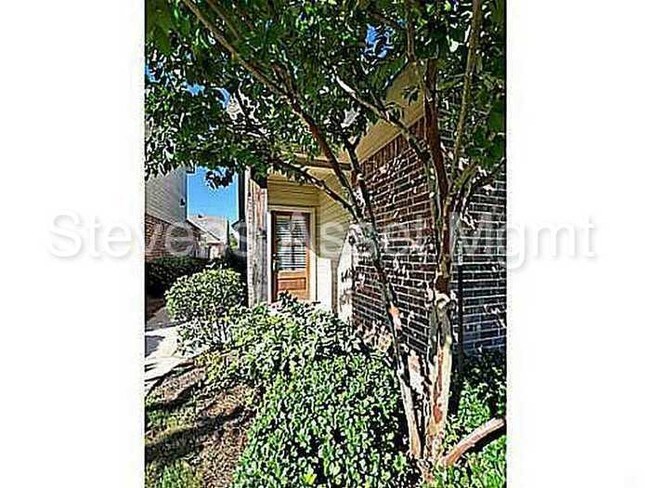 Building Photo - *NEW PRICE * GORGEOUS STOCKWELL TOWNHOUSE *