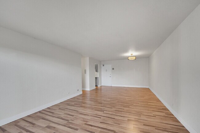 Building Photo - $1,950, 2-bed, 1-bath located in Denver wi...