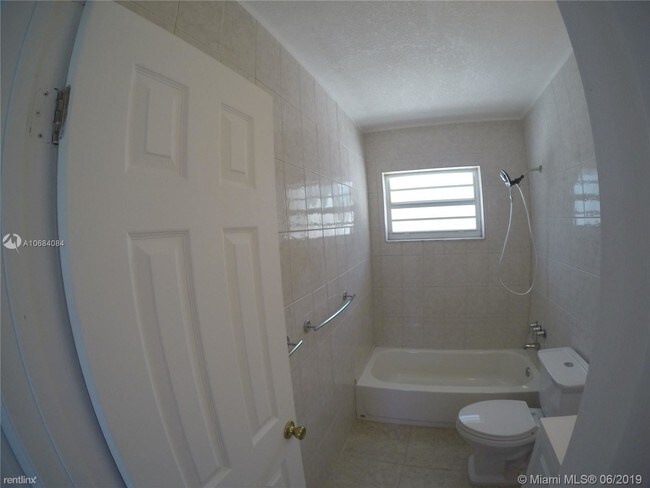 Building Photo - 2 br, 2 bath  - 1438 SW 21st St # 2A