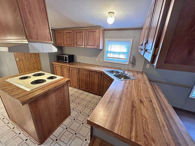 Foto del edificio - Fantastic two bedroom, two bath split floorplan in Clover, SC