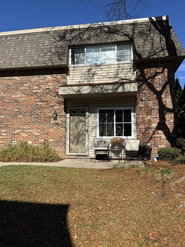 Building Photo - 529 Longshore Dr