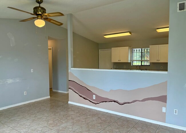 Foto del edificio - 322 Ixora Ave NW