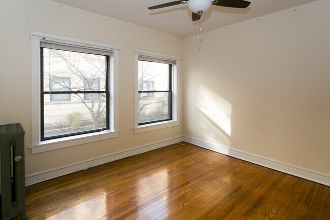 Foto del edificio - 3522 N Broadway