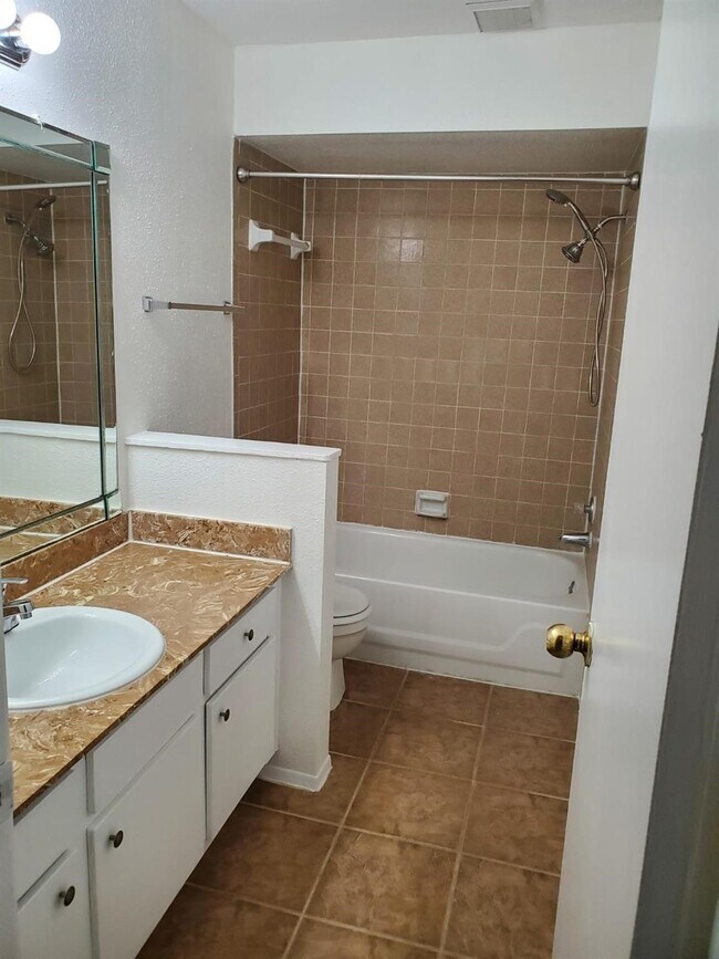 Foto del edificio - 770 Memorial Mews St