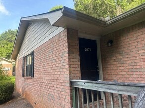 Building Photo - 2071 Cantrell Ln