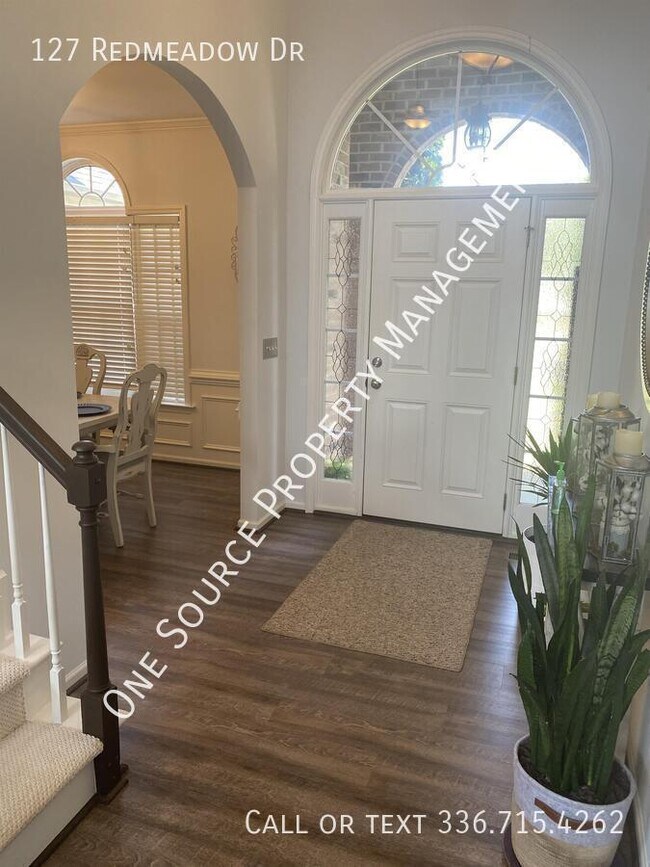 Building Photo - 127 Redmeadow Dr