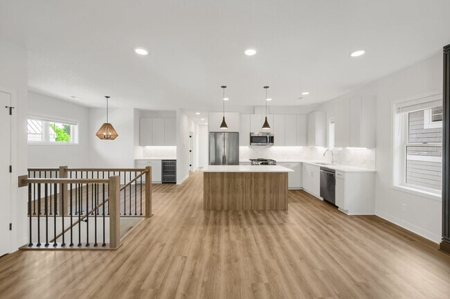 Building Photo - 5339 Drew Ave S