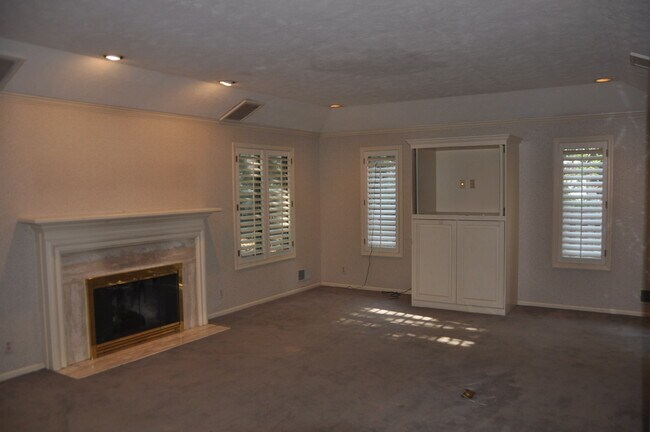 Building Photo - 1706 N 129th Avenue Cir
