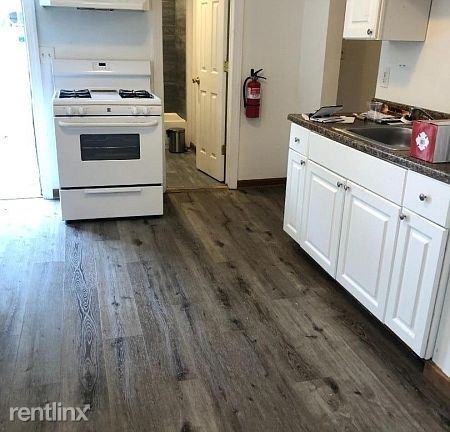 Foto del edificio - 3 br, 1 bath House - 32 Grove St