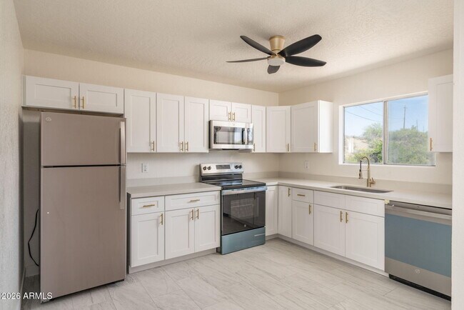Foto del edificio - 4224 Canyon Trail