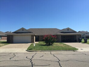 Building Photo - 10201 Iris Ln