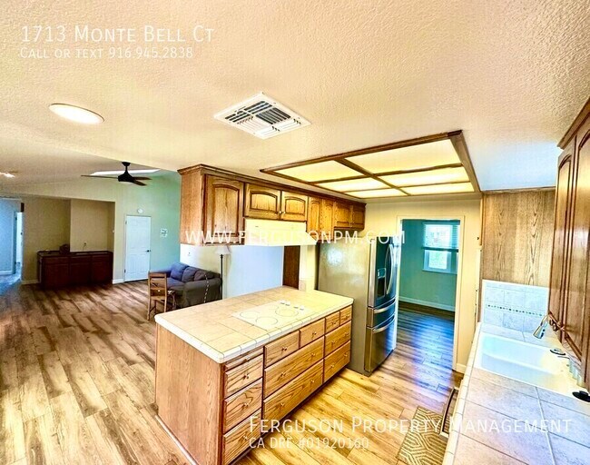 Foto del edificio - 1713 Monte Bell Ct