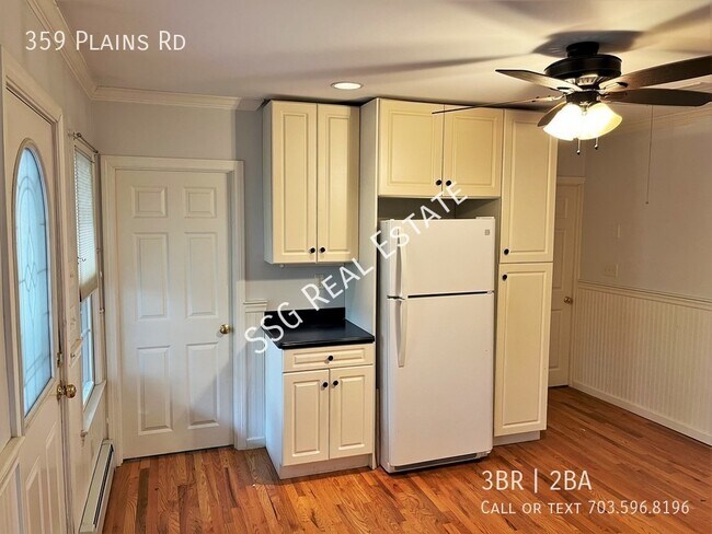 Building Photo - Spacious 3 bedroom Colonial in quiet Windh...