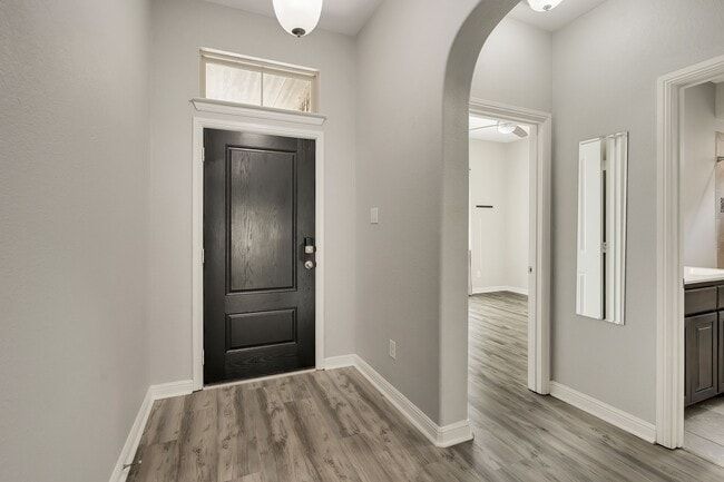 Building Photo - 1513 Canary Ln