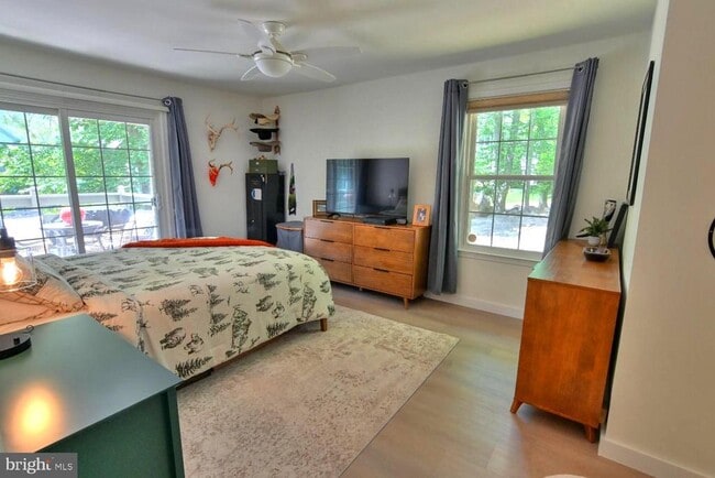 Building Photo - 2220 Springwood Dr