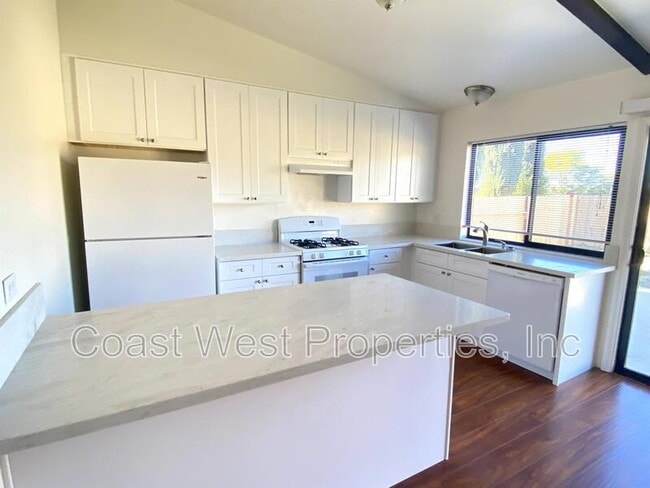 Building Photo - 6570 Oakridge Rd