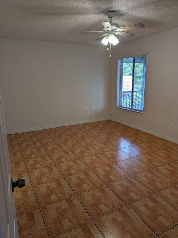 Foto del edificio - 4369 White Pine Ave