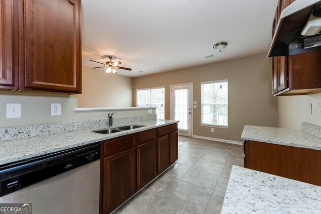 Building Photo - 320 Brookview Dr