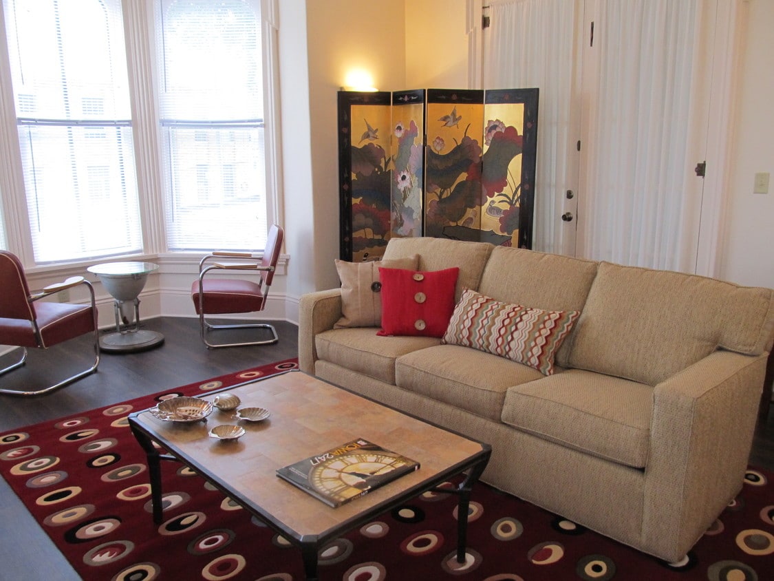 Front Parlor - 301 W 2nd St