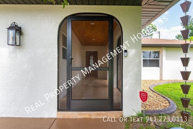 Foto del edificio - 2224 Tinker St