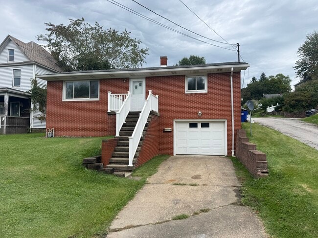 Building Photo - 2304 Saint Clair Ave