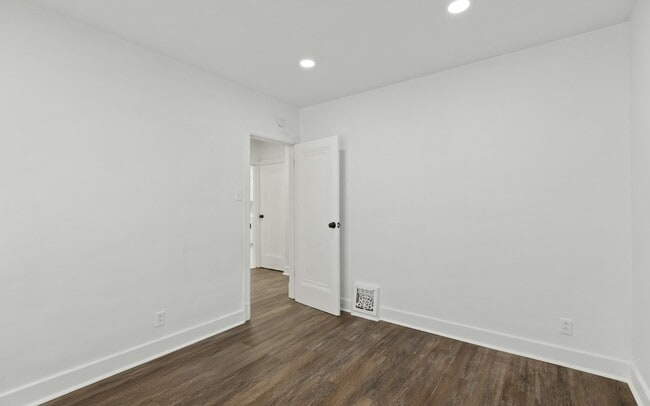 Photo - 8937 Edna St House