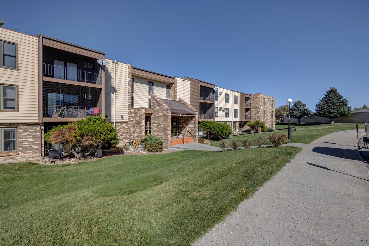 Foto principal - 4400 S Poplar St
