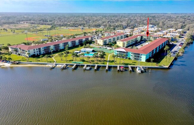 Foto del edificio - furnished apartment with intracoastal acce...