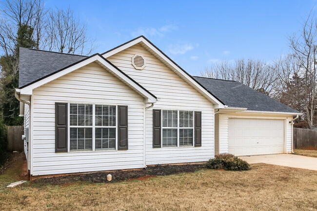 Building Photo - 604 Fieldcrest Dr