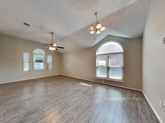 Building Photo - 6706 Flamewood Dr