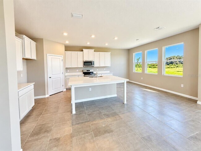 Building Photo - 10669 Bridgegate Hts Lp