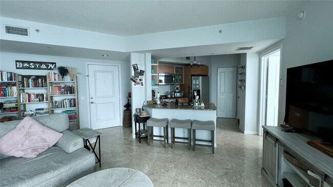 Foto del edificio - 480 NE 30th St